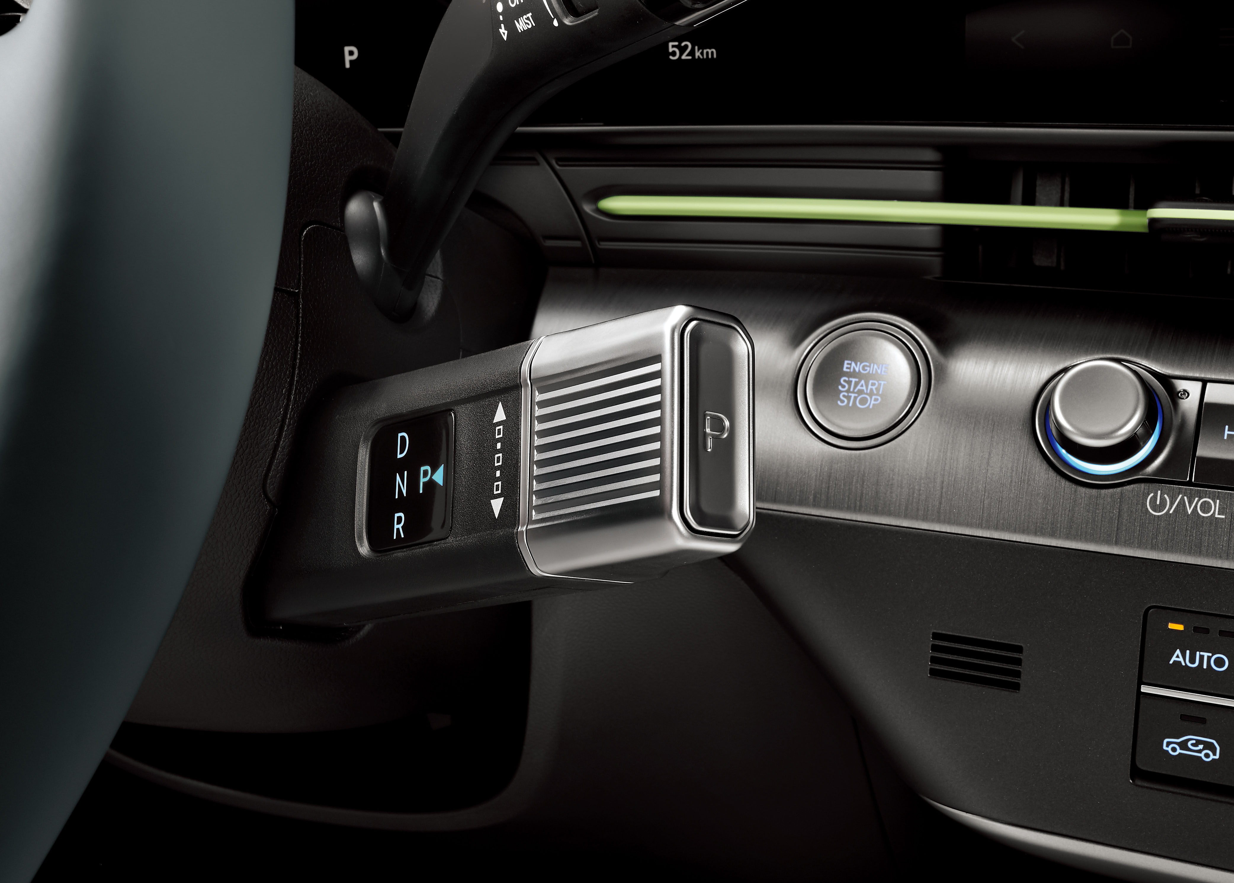 A close up image of the elegant rotary shifter located on the steering column of the Hyundai KONA.&nbsp;
