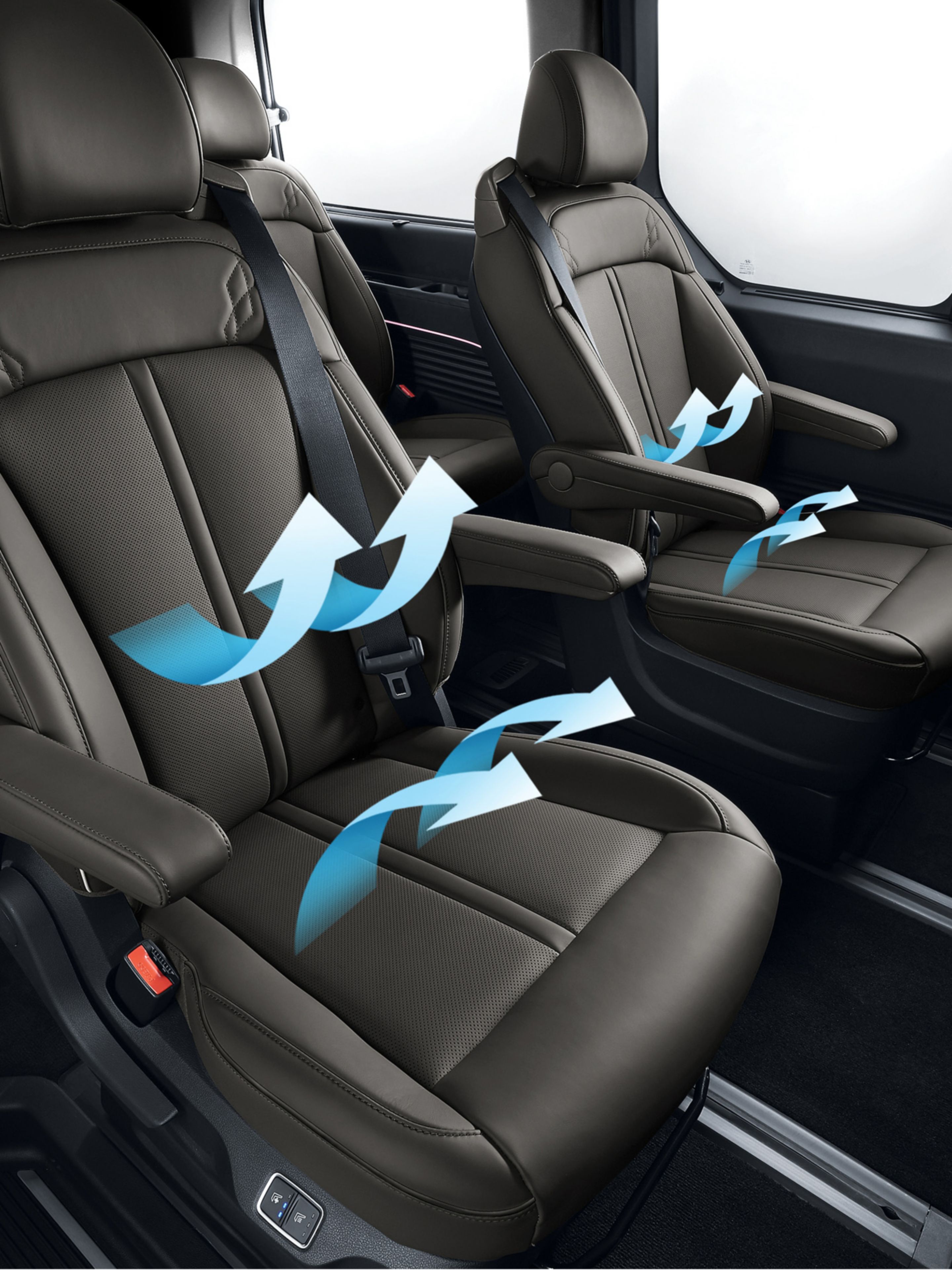 Hyundai STARIA Electric interior with adjustable second-row seats highlighting flexible reclining and sliding functions.