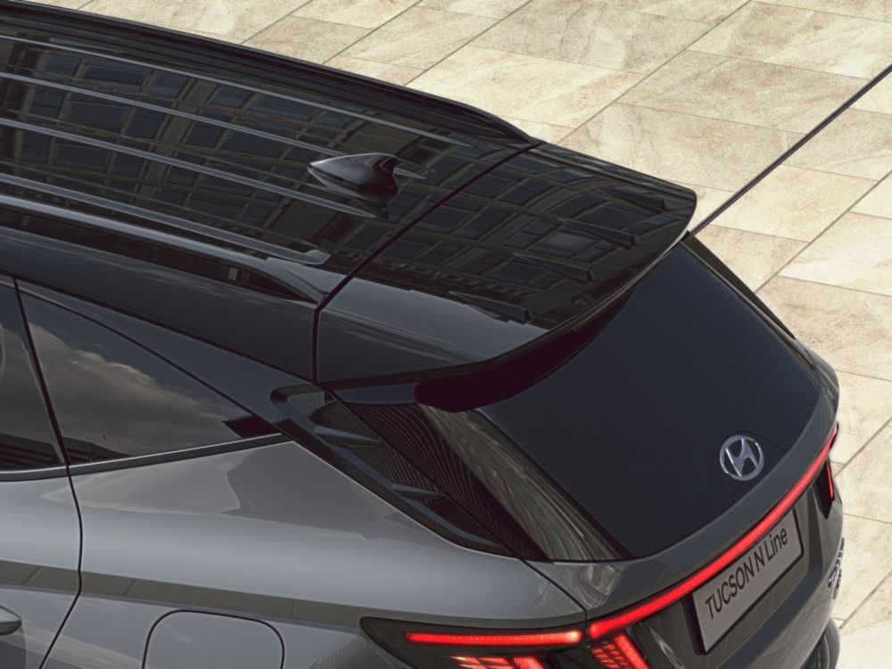 Detail of the rear spoiler of the all-new Hyundai TUCSON Plug-in Hybrid N Line.